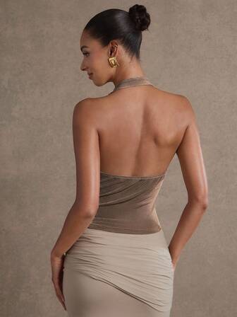 L'Amorae Women's Plunging Neck Solid Color Metal Ring Linked Halter Top