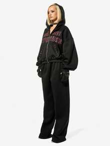 SUMWON WOMEN Sudadera con capucha con cremallera y capucha con cordón, con letras de strass en contraste, estilo gótico de Halloween - Negro - Ver 8
