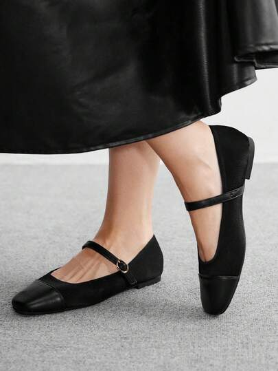 CUCCOO BIZCHIC 女士优雅玛丽珍平底鞋，带扣带，方头，米色和金色