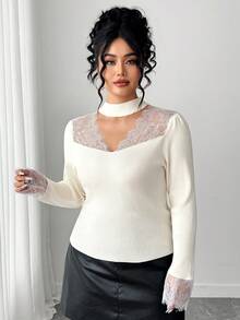 Dazy Plus 大码女式蕾丝拼布镂空高领修身优雅毛衣，秋冬 - 杏色 - 查看 4