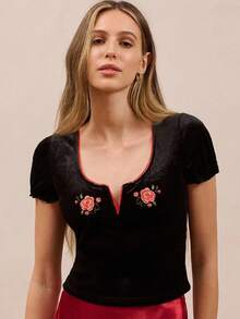 lacRébo 黑色天鹅绒花卉刺绣 V 形领口短袖上衣 - 黑色 - 查看 3