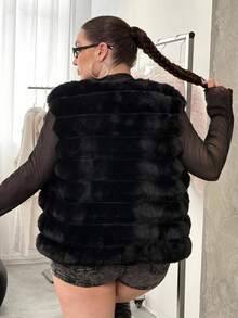 SHEIN EZwear Áo khoác lông không tay hở trước màu trơn cỡ lớn cho nữ - màu đen - Xem 2