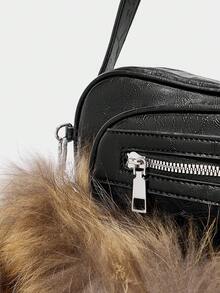 SHECARRY Sac à épaule pour femmes, sac Hobo, en PU, noir, à la mode, personnalisé, simple, polyvalent, de rue, doux et cool pour les filles, les filles branchées, Y2K, pour le trajet, le bureau, les rendez-vous, le quotidien, les courses, le thé de l'après-midi (Charm de sac en peluche) - Noir - Voir 5