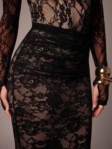 Silquee 黑色蕾丝花卉性感透视褶皱腰身半身裙，适合秋冬季节、圣诞节、情人节、姐妹聚会、约会/外出/夜店派对/聚会、优雅派对/日常约会、浪漫约会等场合。黑色蕾丝长裙，优雅派对/日常约会必备。 - 黑色 - 查看 8