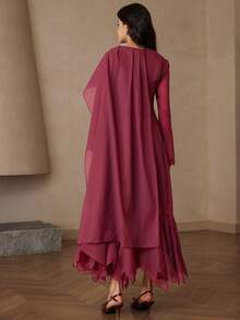 Aveloria Rosie Đầm dài tay nữ dáng suông cổ tròn tay loe nhẹ nhàng, sang trọng, cao cấp, thiết kế xẻ tà, vai đơn - Màu Đỏ Sâu - Xem 2