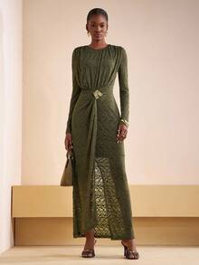 Zivah 2025 秋季新品万圣节生日派对宴会学院风学生日常休闲百搭邮轮旅行热门优雅通勤商务休闲圆领长袖前褶腰金属装饰纽扣高开叉透明蕾丝面料内衬军绿色超长连衣裙女 - 軍綠色 - 查看 5