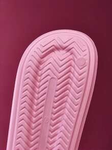 Betty Boop x SHEIN 时尚可爱女士波点心形粉色女士拖鞋，防滑速干，轻便耐用EVA材质，适合居家、浴室、游乐场、游泳池、海滩等室内外穿着，是送礼佳品，也适合派对、节日、情人节等场合。 - 淺粉色 - 查看 9