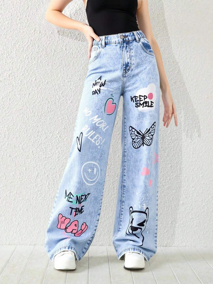 SHEIN Jeans pour jeunes filles de style Y2K avec imprimés de papillons, lettres et cœurs graffités. Pantalon en jean décontracté et à jambe droite ample, pour un port quotidien.