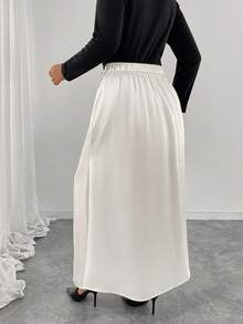 SHEIN Elenzya Falda de cola de pez con abertura alta, elegante, con pliegues y flores 3D en unicolor para tallas grandes - Blanco - Ver 2