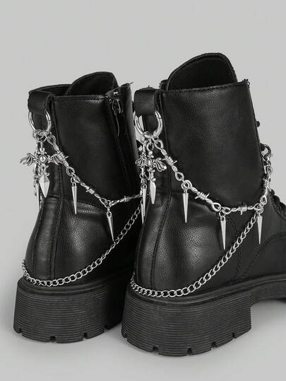 Goth 2 pièces Style gothique punk Décoration de chaussure à rivets sombres et chaîne d'épines DIY, ajoute une ambiance mystérieuse à vos chaussures, convient aux femmes et aux hommes - Compact, délicat, article de mode multifonctionnel, décoration de chaussures d'Halloween pour créer l'ambiance