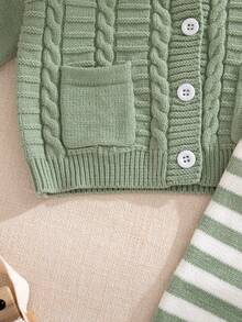 Souflis Souflis 2pcs Baby Boys Casual Stylish Cute Green Patterned Cardigan Sweater And Striped Bib Pants Set, Suitable For Travel, Vacation, Home, Daycare, Autumn/Winter, Christmas, Back To School, Party, Versatile Baby Boy Knitted Set Green Baby Clothes Green Outfits For Baby Boy Newborn Light Green Outfit Unisex Green Full Sleeve Shirt Set For Baby Boy Winter Christmas Halloween Toddler Cardigan Sweater Autumn Fall Jumpers Sweaters Tops Dress Dresses Christmas Jumper Cozy Pixies Prepcrw Christmas Outfit Halloween  New Born Toddler  Fall Winter Dress Halloween  Romper Stuff Halloween Jumper Jumper Cardigans Shirts White Cardigan Clean Downtown Off The Shoulder Sweater Outfit Sets Pink Sweater Jacket Cute Fall Outfits Outfits Top Maija Christmas Dress  Toddler Fall Dark Purple Skirt Christmas Sweater  Fall Sweaters Unisex White Sweater Vest Skirt Sets