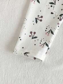 SHEIN Vintaside Kids 2 piezas Conjunto de pijama casual y elegante para niñas bebé con estampado floral en blusa de manga larga y pantalones