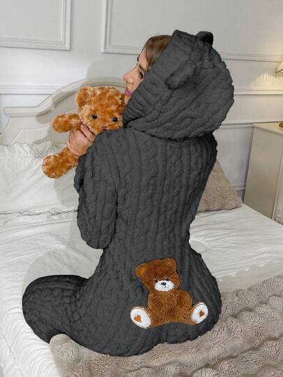 SHEIN Pijama de una pieza con capucha de oso de peluche, bordado de animales, de felpa esponjosa y cálida para mujer, ideal para invierno