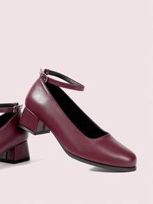 CUCCOO DOLLMOD Sepatu hak tebal ujung bulat polos polos dengan detail lubang di bagian dalam untuk wanita. - Burgundy - View 2