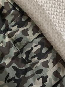 SHEIN 2 pièces/Set Sweat-shirt-shirt ample à imprimé graffiti lettres pour jeune garçon et pantalon de sport à cordon de serrage avec imprimé camouflage, épais et brossé pour l'hiver