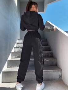SHEIN Unity 双色落肩字母带拉链夹克和工装裤工装裤套装慢跑女童卡其色少女套装卡其色少女套装两件套裤装 - 黑色 - 查看 2