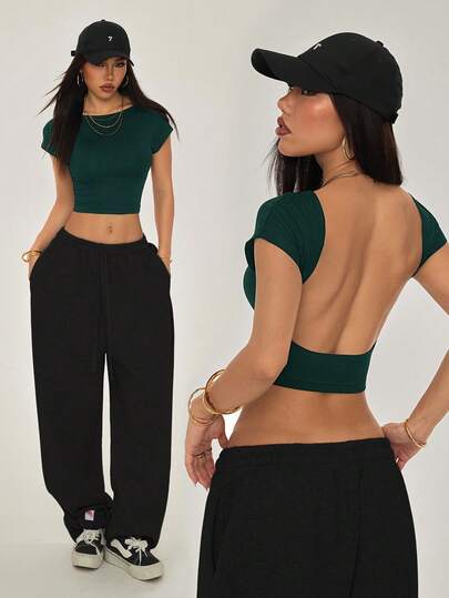 SHEIN PETITE Conjunto de 2 piezas de camiseta sin espalda de unicolor versátil y sexy, adecuado para mujer en primavera/verano. Conjunto de 2 piezas con pantalones de manga corta. Conjunto de 2 piezas de ropa cómoda para mujer.