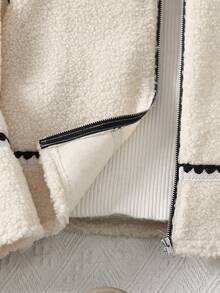 SHEIN Serisse Kids Giacca oversize in pile teddy con colletto e bordi a contrasto, stile casual da strada per ragazze pre-adolescenti, adatta per l'autunno/inverno - Bianco - Visualizzare 8