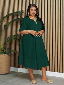 Slaydiva 大码优雅通勤度假日常宽松纯白色短袖V领A字及膝连衣裙，适合春夏穿着 - 墨綠色 - 查看 4