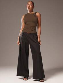 Hauture 大码女式纯色无袖不对称扭纹设计衬衫 - 咖啡棕 - 查看 2