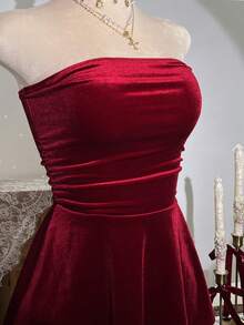 SHEIN PETITE 秋冬派对圣诞节日氛围连衣裙露肩天鹅绒迷你连衣裙双层裙 - 酒紅色 - 查看 4