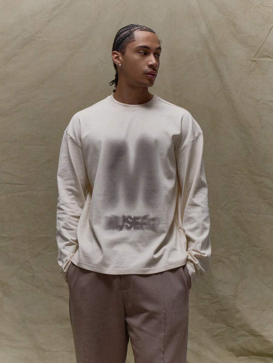 Musero 春夏衣橱超大款长袖模糊风格印花品牌T恤 - 米色 - 查看 1