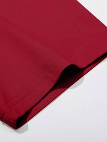 Manfinity EMRG 男士休闲字母印花短袖T恤，夏季 - 酒紅色 - 查看 4