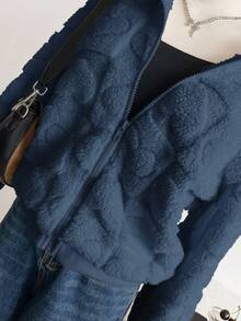 Tween 女童秋冬休闲时尚夹克，海军蓝针织毛绒心形图案双面抓绒提花面料连帽拉链夹克，适合女学生，休闲、可爱、甜美日常穿着，外出、旅行、聚会