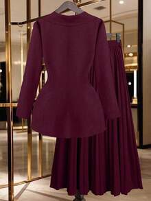 GlowEve Bộ 2 món áo khoác blazer cài nút vàng + chân váy xếp ly thời trang tối giản, thanh lịch, phù hợp đi làm hàng ngày cho nữ - Màu đỏ tím - Xem 2