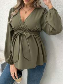 SHEIN قميص أنيق بأكمام فانوس وياقة على شكل V مع حزام للحوامل بلون واحد