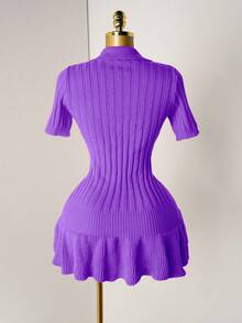 Mistrie Robe mini plissée en tricot orange avec boutons de perle, robe pull moulante sexy à manches courtes minimaliste