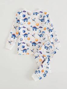 Cozy Pixies Zweiteiliges Pyjama-Set für Jungen mit Cartoon-Tierprint, weichem Strickoberteil mit Rundhalsausschnitt und langen Ärmeln sowie elastischer Hose. Das Set besteht aus einem kuscheligen Baby-Schlafanzug mit langen Ärmeln, einem Baby-Schlafanzug-Set, einem Kleinkind-Schlafanzug-Set und einem Outfit mit Dinosaurierprint.