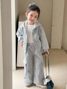 SHEIN Little Byeori 年轻女孩休闲拉链连帽夹克/口袋运动裤套装 - 灰色 - 查看 1