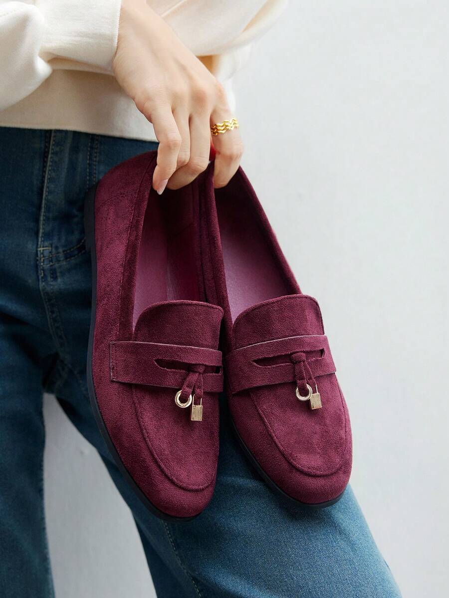 CUCCOO BIZCHIC 女士时尚休闲通勤平底乐福鞋，金色锁扣设计 - 酒紅色 - 查看 1