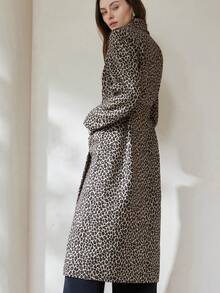 Aveloria Modichic 豹纹空气层随机印花翻领系带长款风衣，时尚百搭欧美风 - 彩色 - 查看 2