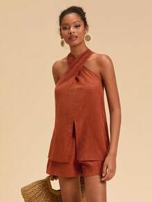 Travachic Bộ 2 áo không tay cổ yếm màu trơn đơn giản dành cho nữ có viền xẻ và quần short - Đỏ - Xem 4