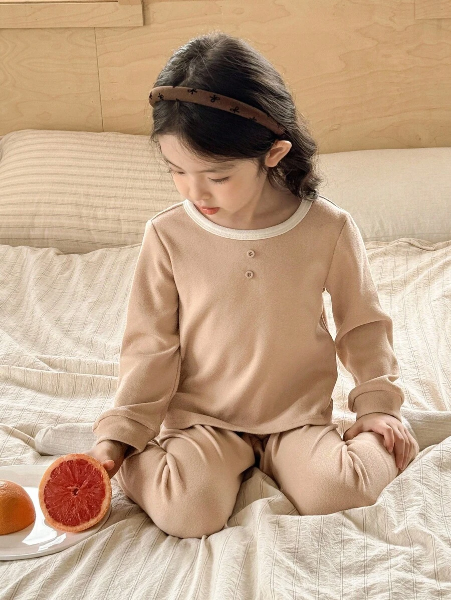 SHEIN Little Byeori Young Girls Casual Round Neck T-Shirt/Pants Pajama Set - Khaki - View 1