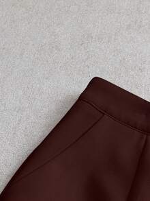 Franclia 圣诞纯色修身喇叭短裤，真口袋，收腰设计，3D荷叶边装饰，拉链，纽扣，节日/度假/优雅/休闲/通勤/简约/性感/时尚女士喇叭短裤，春夏棕色荷叶边短裤 - 咖啡棕 - 查看 3