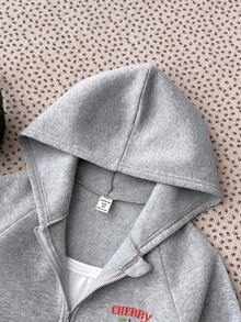 SHEIN 少女灰色纯色连帽卫衣，舒适保暖，适合秋冬季日常穿着、街头风、居家穿着，也适合新年、日常穿着、庆祝活动以及秋冬季节，轻松舒适，可叠穿，时尚百搭。 - 灰色 - 查看 2