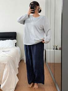 SHEIN 大码女式宽松休闲圆领长袖上衣和格子印花长裤睡衣套装，女式圆领睡衣，宽松柔软睡衣套装，秋季睡衣，女式家居服，舒适冬季套装 - 彩色 - 查看 3