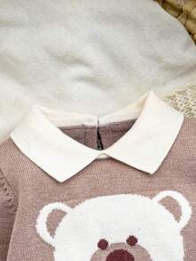 SHEIN 婴儿（男孩）毛衣，时尚可爱 Polo 领撞色卡通熊后背按扣针织连体衣，柔软舒适，适合春秋季节、日常穿着、外出、旅行、度假、居家、日托、儿童玩耍 - 卡其色 - 查看 4