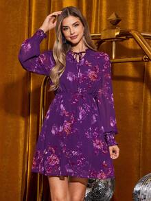 Amorya Elegancka, dopasowana, krótka sukienka damska w kwiaty, idealna do noszenia na co dzień i na wiele okazji, jesień - Wielokolorowe - Zobacz 5