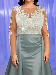 SHEIN Belle 大码优雅撞色网纱贴花长袖V领亮片拼接缎面高腰显瘦美人鱼尾夸张拼接设计，适合晚宴、单身派对、约会、度假、舞会、婚礼、返校季、晚礼服（重工装饰）、情人节等场合。 - 薄荷綠 - 查看 3