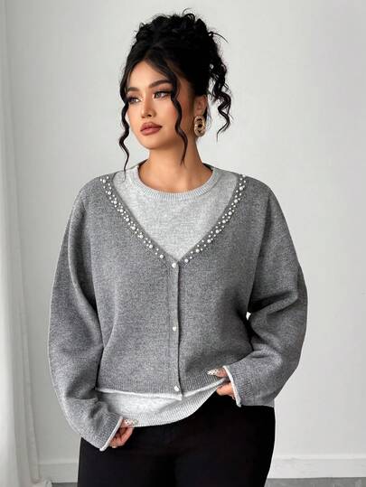 Dazy Plus 大码女式撞色二合一珍珠装饰套头衫