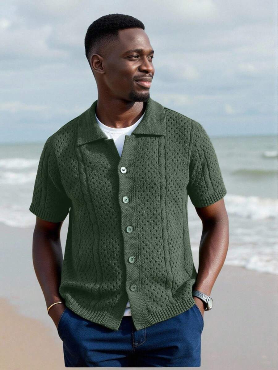 Manfinity Homme Blusa de malha casual masculina de cor sólida e manga curta com decote em V - Verde escuro - Ver 1