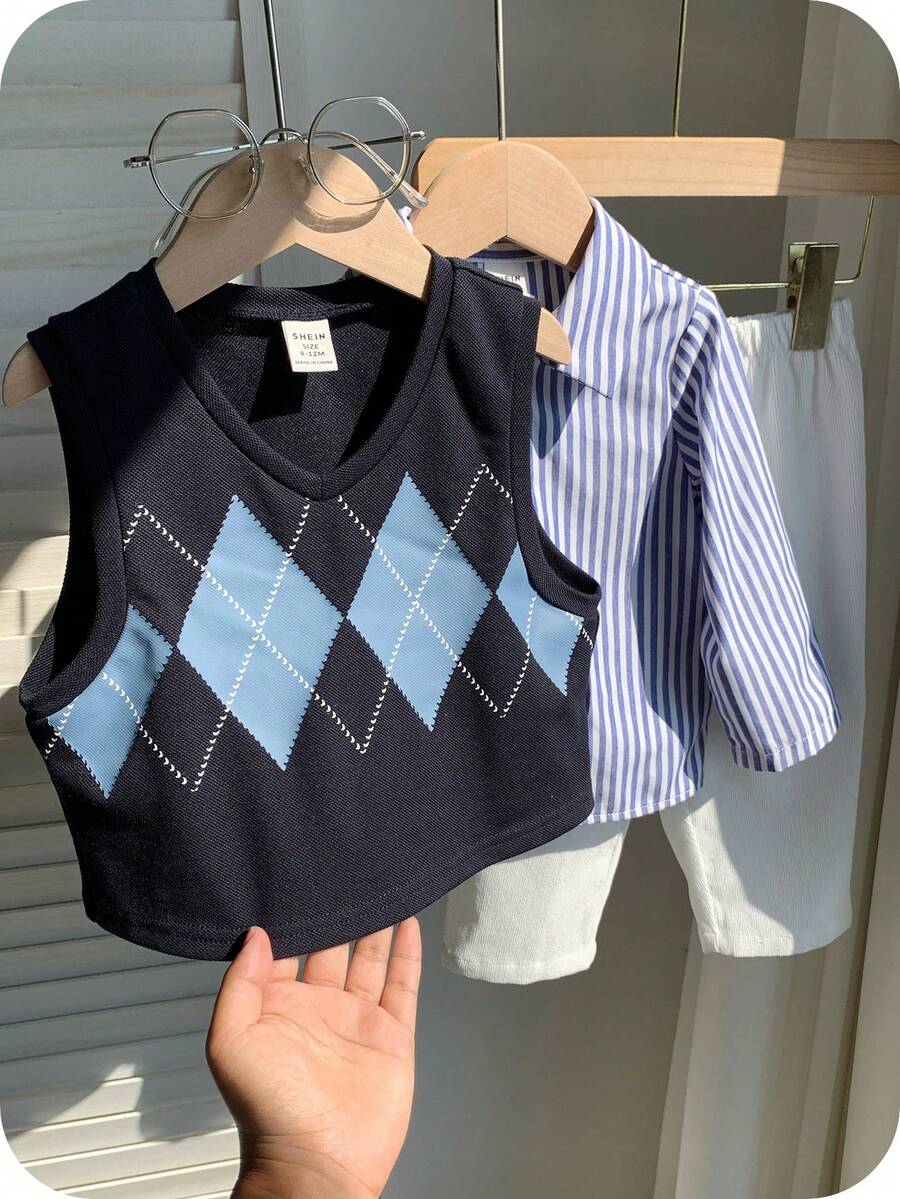SHEIN 3 件套男婴/女婴可爱百搭菱形格子背心、条纹衬衫和裤子套装,适合生日派对、狂欢派对、晚会、表演、婚礼、迎婴派对和 1 岁生日庆祝活动 - 彩色 - 查看 1