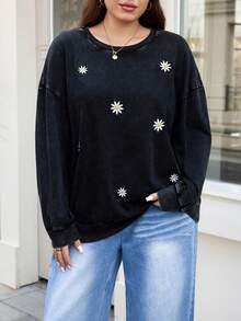 SHEIN LUNE Plus Size Casual Floral Embroidery Round Neck Drop Shoulder Sweatshirt, Autumn/Winter Plus Size Casual Long Sleeve Embroidered Snowflake Washed Loose Fit Crew Neck Pullover Sweatshirt,Fall Clothes For Women Winter Autumn Women Long Sleeve Tops Winter Tops For Women Plus Size Sweatshirts Tops For Women Plus Full Sleeve Tops,Black Top,Winter Clothes For Women,Christmas Outfit For Women,Christmas Jumper,Christmas Women's Clothing,New Year Outfit,Clothes For New Year,Thanksgiving Outfit For Women,Casual Daily Wear,Everyday Commute & Outdoor Essential,Commute,Minimalist,Simple Women Tops,Office Siren Style Outfits