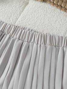 2pcs Women Vintage Casual Outfit - Sleeveless Furry Vest And Pleated Gray Mini Skirt - Multicolor - View 7