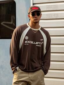 DAZY 男士刺绣拼布撞色字母印花插肩袖 T 恤，秋季 - 棕色 - 查看 3