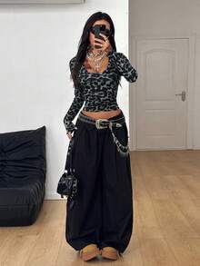 Coolane 女款 Y2K 街头风格树枝图案紧身 V 领 T 恤 - 灰色 - 查看 2